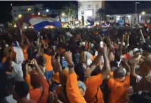 Ribuan Fans Belanda di Ambon Rayakan Kemenangan 5-1 Atas Swedia
