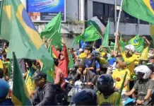 Ribuan Fans Selecao Hijau Kuningkan Jalanan Kota Ambon
