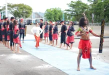 Tarian Adat "Maku-Maku' Semarakkan Puncak Hari Bhayangkara ke-80 di Ambon