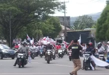 Inggris ke Perempat Final, Hooligans diambon Gelar Pawaikemenangan