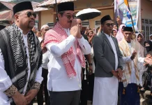 Gubernur Maluku Canangkan Pemasangan Atap Masjid Quba Al-Bayan Seith