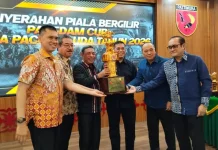 Piala Bergilir Pangdam Diserahkan, Pacuan Kuda dan Kerbau Siap Digelar di MBD