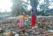 Miris! Pantai Batu Lubang Dipenuhi Sampah, Anak-anak Tak Lagi Bermain