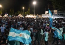 Semarakkan Kebersamaan, Pattimura Park Jadi Lautan Suporter Nobar Piala Dunia