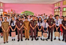Kejari Ambon Edukasi Siswa di Ambon Kenali Hukum