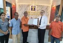 Kemenkum Serahkan SKT kepada DPW Partai Gerakan Rakyat