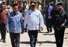 Wagub Vanath Resmikan Teras Pelayanan Publik di Pulau Buano