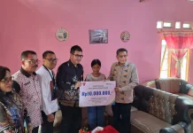 Bodewin Serahkan Santunan Ahli Waris, Bukti Negara Hadir Melalui BPJAMSOSTEK