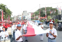 Parade Kebangsaan HUT RI di Ambon, Bentangkan Bendera Merah Putih 81 Meter
