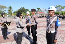 Polres Buru Tegakkan Aturan: Beri Sanksi PTDH hingga Apresiasi Personel Berpresta
