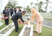 Kanwil Kemenkum Maluku Maknai Hari Pengayoman dengan Tabur Bunga dan Ziarah