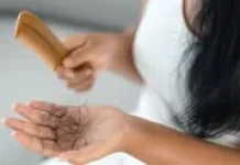 Kenali Penyebab Rambut Rontok
