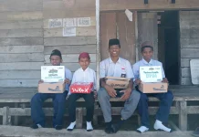 BMH Maluku Salurkan 30 Pasang Sepatu untuk Pelajar di Pelosok