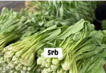 Sayur di Pasar Mardika Turun Harga