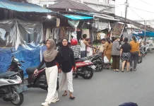 Pakaian Bekas Impor Tetap Diminati, Pedagang Mardika Andalkan Harga Terjangkau