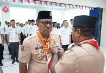 Kakanwil Kemenkum Maluku Terima Lencana Pancawarsa IV