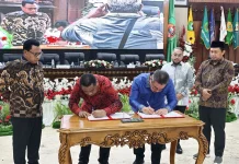 Gubernur Hendrik Pastikan Catatan Fraksi DPRD Maluku Ditindaklanjuti