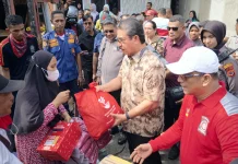 Gubernur & Wali Kota Tinjau Korban Kebakaran Enam Rumah di Batu Merah