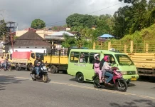 Antre Solar, Sopir Truk Rela Menunggu Berjam-jam