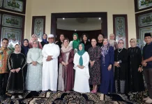 Warga Lintas Agama Peringati Maulid Nabi di Kediaman Wagub Maluku