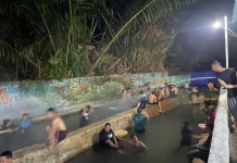 Kolam Air Panas Tulehu Tak Pernah Sepi Pengunjung