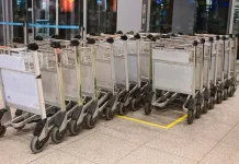 Warga Keluhkan Portir Tagih Uang Jasa Troli di Bandara Pattimura Ambon