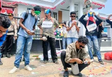 "Keadilan Mati" di PN Ambon: Keranda Diusung, Uang Mainan Ditebar