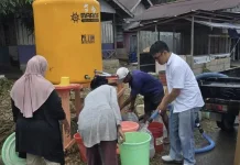 KKSS Salurkan Bantuan Air Bersih Bagi Warga Terdampak Kekeringan di Bula
