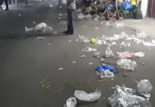 Sampah Plastik Berserakan di Terminal A2 Mardika