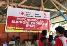 PMI Kota Ambon Beri Dukungan Psikososial bagi Anak Korban Kebakaran Patahuwe