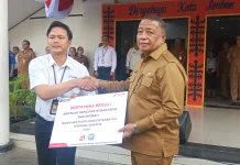 Korban Kebakaran Batu Merah Terima Bansos dari Pertamina dan BAZNAS