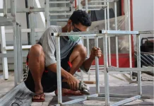 Warga Binaan Unjuk Skill Keterampilan lewat Pengerjaan Meja Kerja