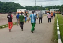 Lapangan Merdeka Ambon Selalu Ramai Minggu Pagi, Pedagang Air Minum Raup Untung