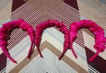 Kepribadian Orang yang Suka Koleksi Bando Warna Pink