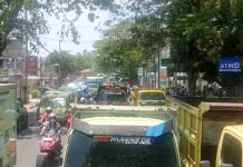 Antrean Panjang Truk di Ambon Diduga Ulah Mafia BBM
