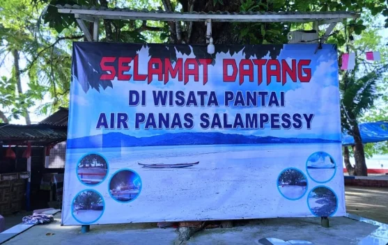 Wisata Pantai Air Panas di Negeri Suli, Salah Satu Destinasi Wisata Favorit