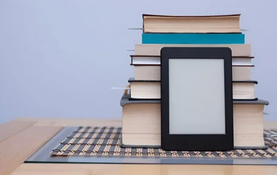 Mengapa Membaca Buku Fisik Lebih Baik dari E-book?