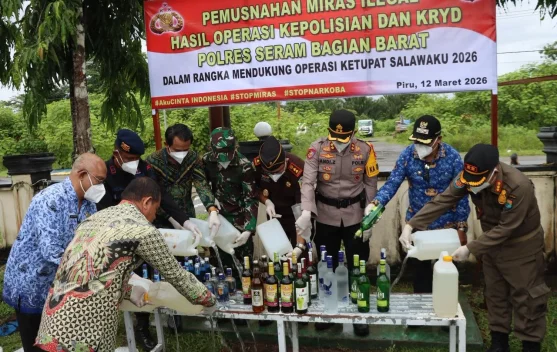 Ribuan Liter Sopi Dimusnahkan Polres SBB