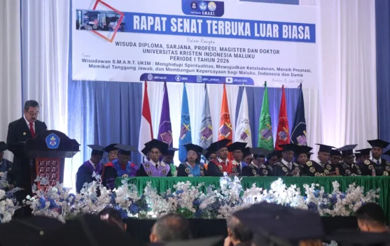 Hadiri Wisuda 323 Lulusan UKIM, Gubernur Ajak Civitas Akademika Berkolaborasi