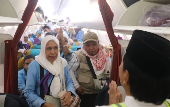 Sambut Jemaah Haji Kloter 24, Sekda Maluku Titip Doa & Sampaikan Belasungkawa
