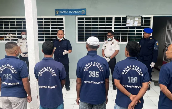 Razia dan Tes Urin Rutan Masohi Disaksikan Karutan dan Utusan Kanwil Ditjenpas