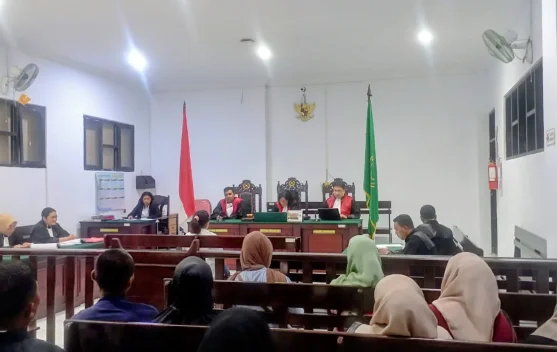 Di Hadapan Hakim, Eks Pegawai Kejaksaan Aru Ngaku Peroleh 2 Miliar