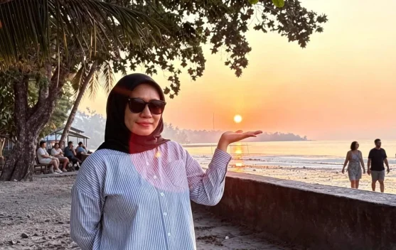 Palaka Beach, Destinasi Senja yang Memikat di Jazirah Leihitu