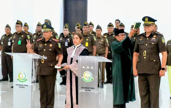 Lantik Pejabat Utama Kejati Maluku, Rudy: Jangan Tukar Marwah Institusi