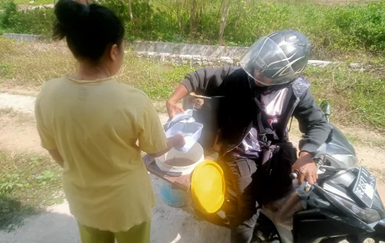 Penjual Ikan Keliling Ringankan Beban Ibu Rumah Tangga
