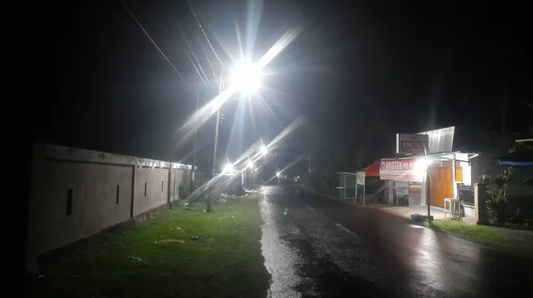Pemkab Touna Mendapatkan Bantuan PJU Lampu Tenaga Surya