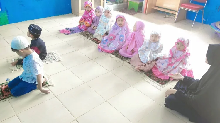 RA Ulumul Qur’an Yayasan Fajar Terang Melaksanakan Shalat Dhuha Berjamaah