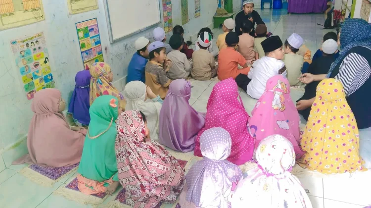 RA Ulumul Qur’an Yayasan Fajar Terang Melaksanakan Shalat Dhuha Berjamaah