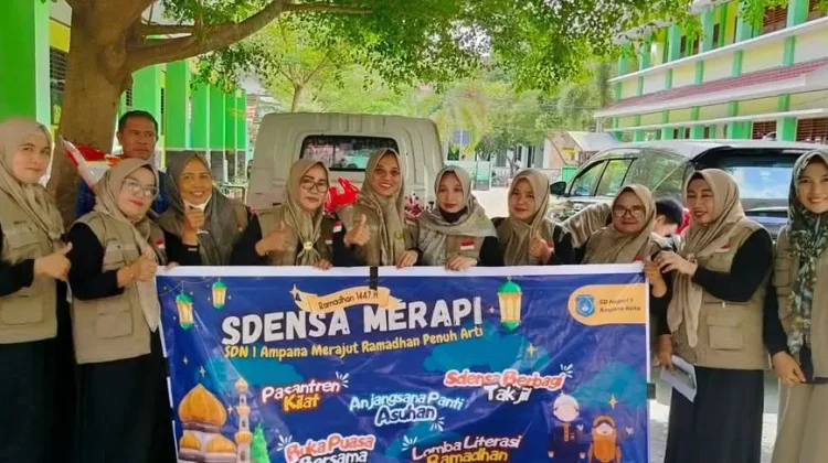 SDN 1 Ampana Kota Berbagi 100 Paket Sembako, Tanamkan Empati sejak Dini