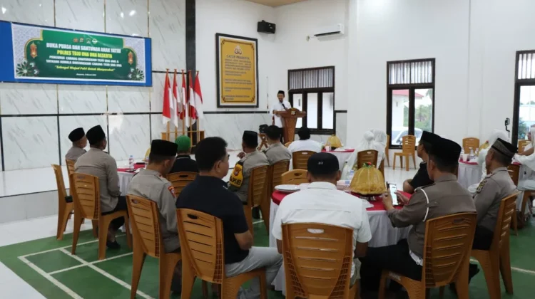 Kapolres Touna Buka Puasa Bersama, Santuni Santri